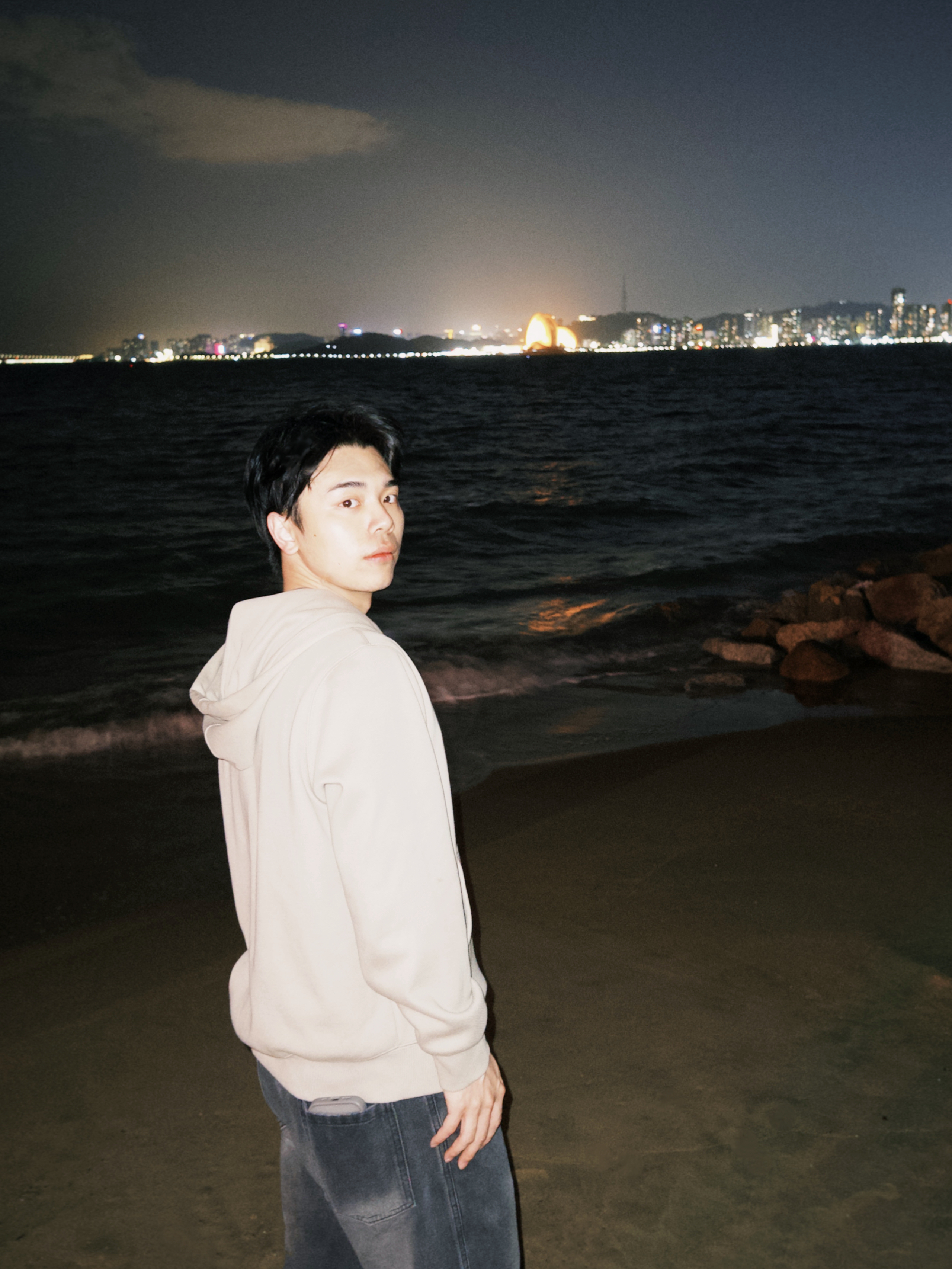 Zhuowen Liang (梁卓文)